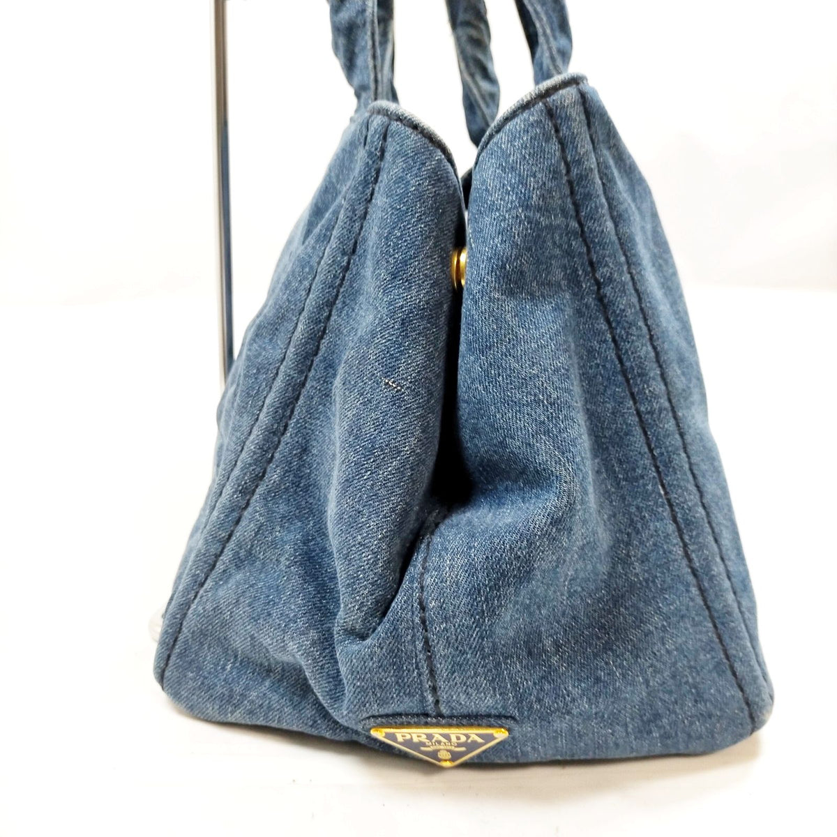 Prada 110 — bolso tote de denim azul marino — imagen 3