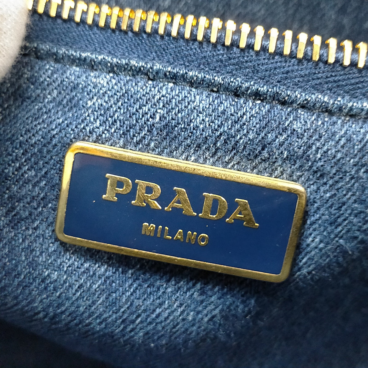 Prada 110 — bolso tote de denim azul marino — imagen 6