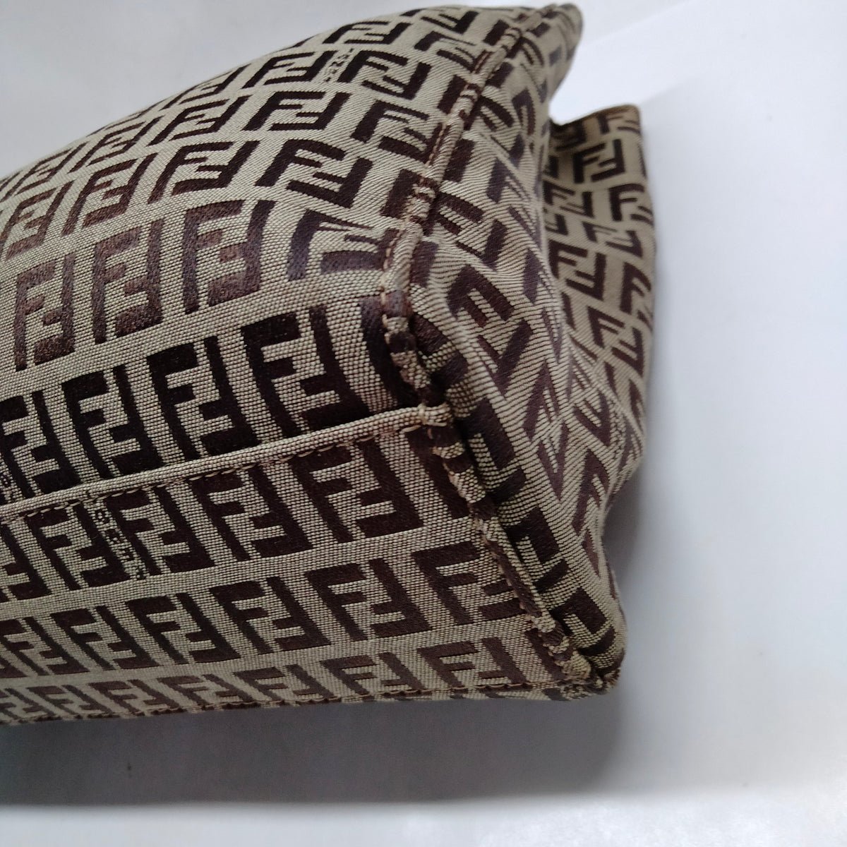 Fendi 22018BH132TN9069 MIB-0011 — imagen 6
