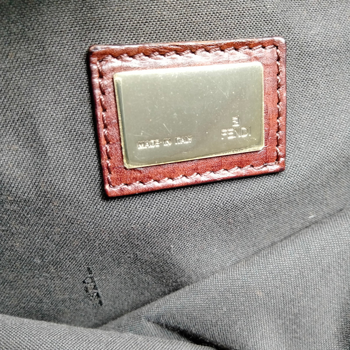 Fendi 22018BH132TN9069 MIB-0011 — imagen 7