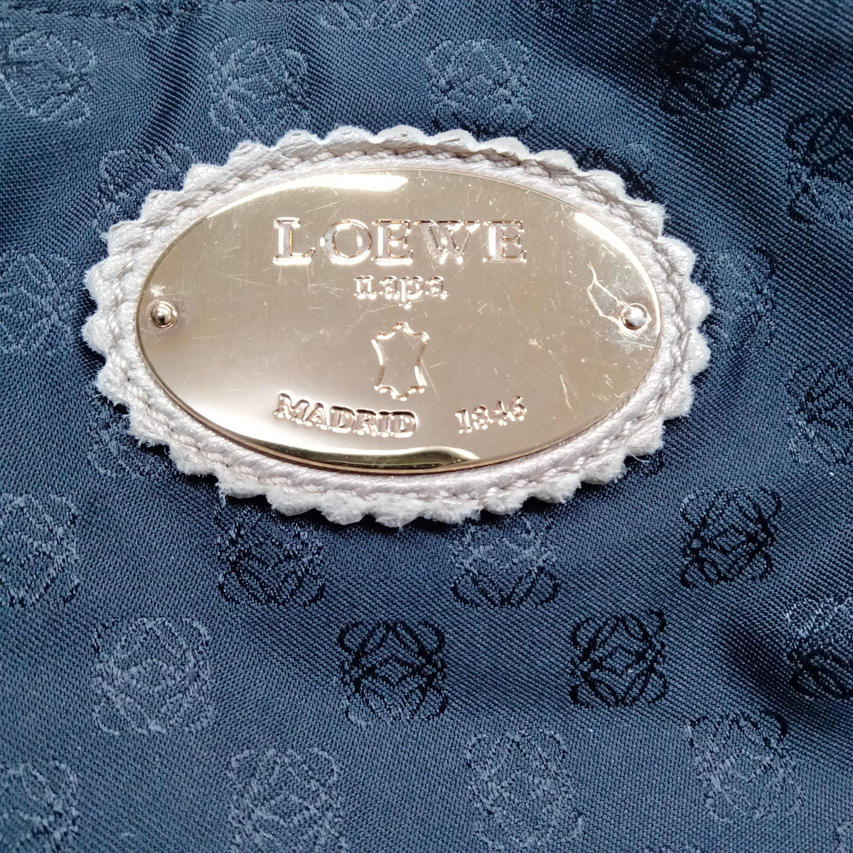 LOEWE 3135302 — bolso de mano de piel marrón — imagen 17