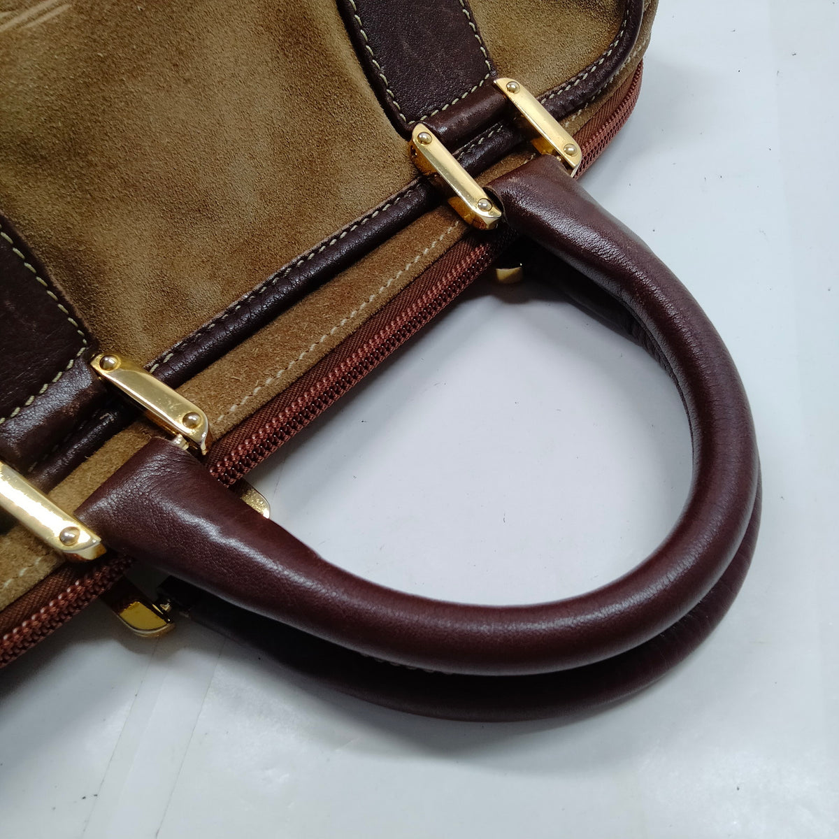 LOEWE — bolso de mano de ante marrón — imagen 4