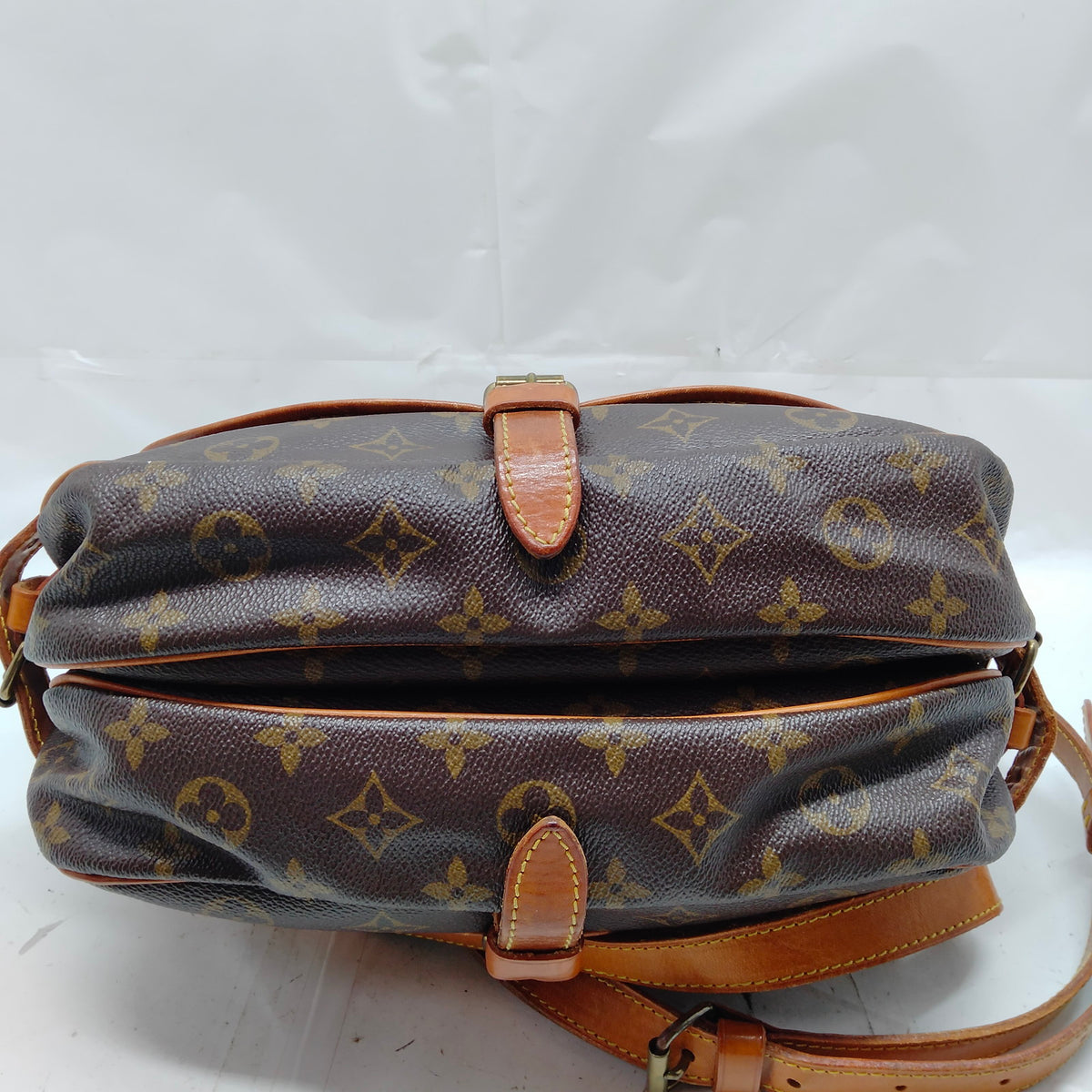 Louis Vuitton Saumur 30 Monogram — bandolera marrón — imagen 5