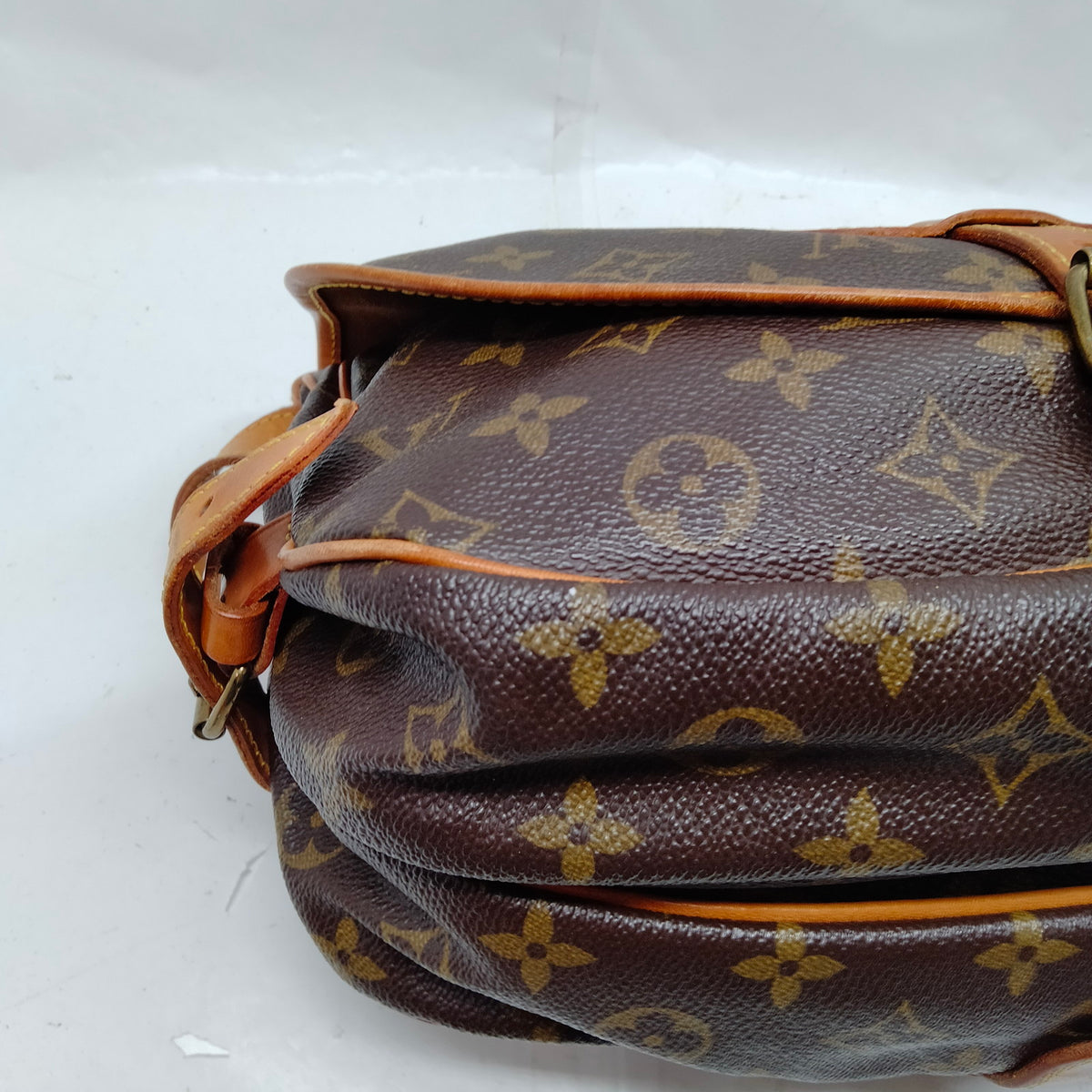 Louis Vuitton Saumur 30 Monogram — bandolera marrón — imagen 6