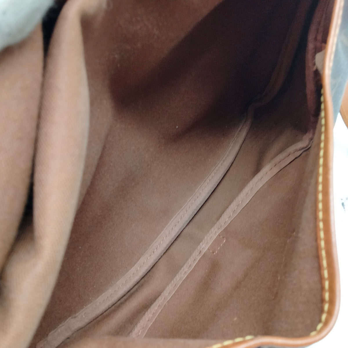 Louis Vuitton Saumur 30 Monogram — bandolera marrón — imagen 9