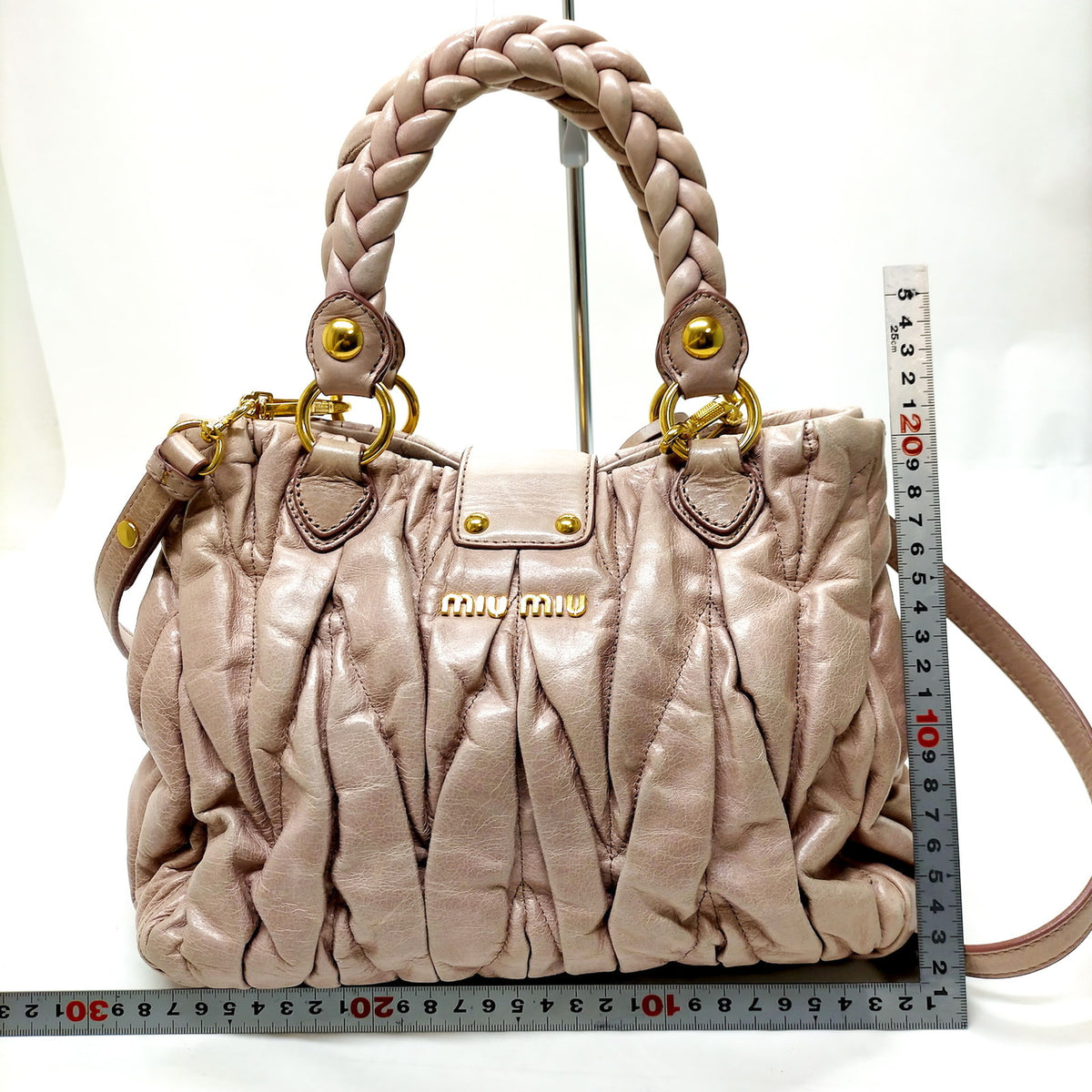 Miu Miu 1946002 — bolso de mano de piel rosa con correa — imagen 2