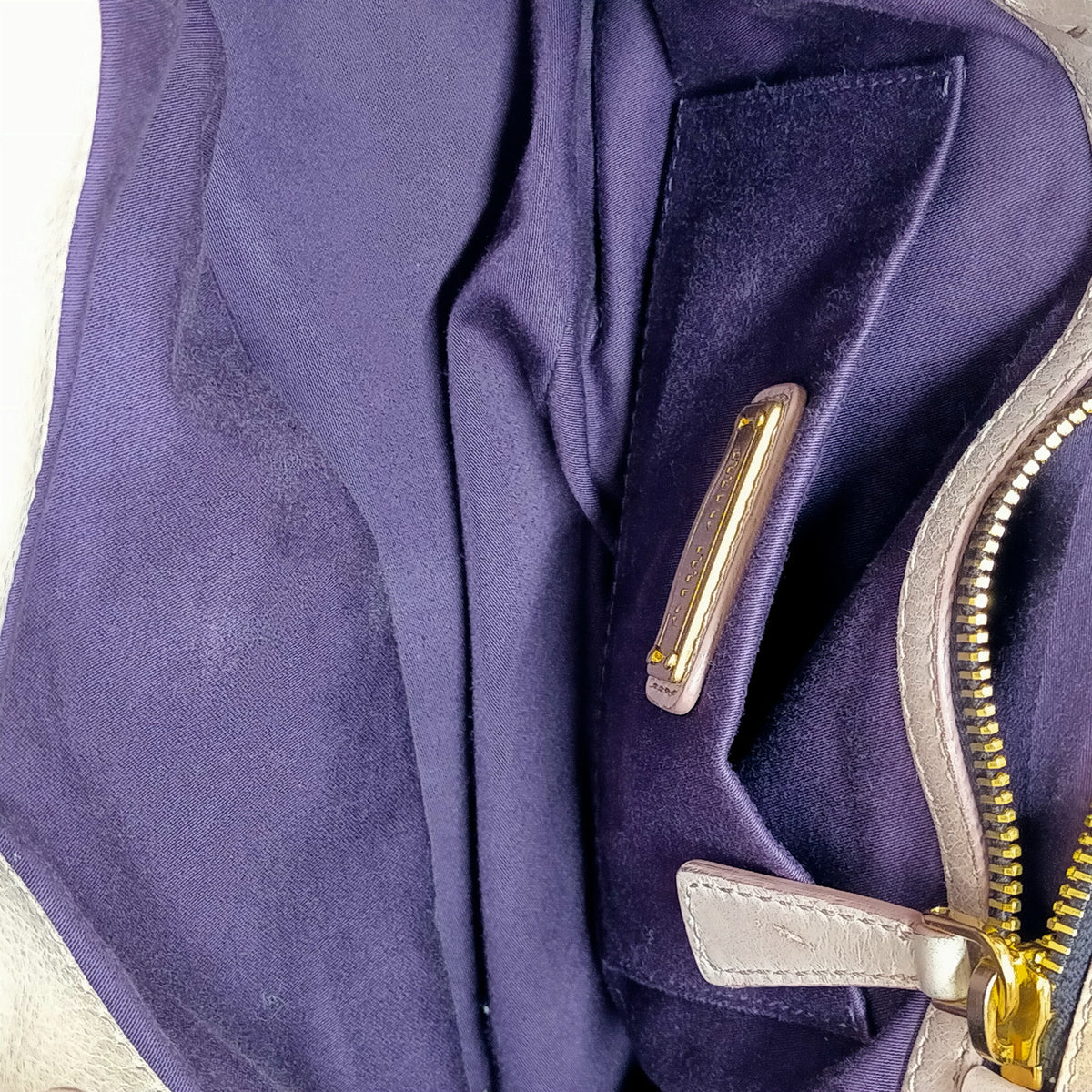 Miu Miu 1946002 — bolso de mano de piel rosa con correa — imagen 13