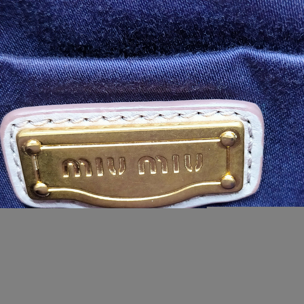 Miu Miu 1946002 — bolso de mano de piel rosa con correa — imagen 17