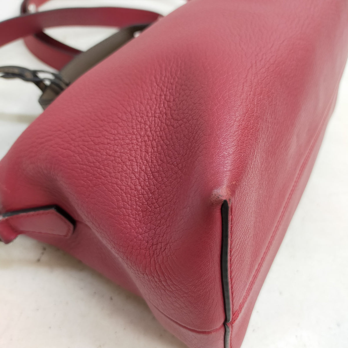 Fendi — bolso de mano de piel roja — imagen 6